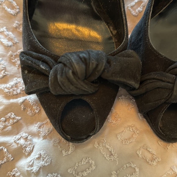 Browns heels - Picture 2 of 6